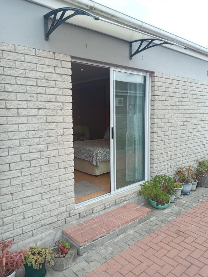 Birds Holiday Accommodation 1 كيب تاون المظهر الخارجي الصورة