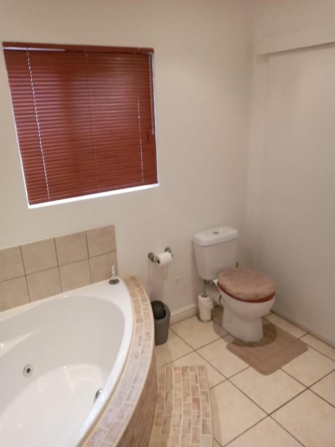 Birds Holiday Accommodation 1 كيب تاون المظهر الخارجي الصورة